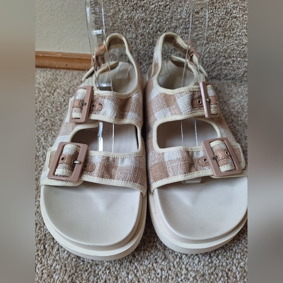 Charles And Keith Womens Tan/Cream Gingham Platform Buckle Sandals Size 41 (11) - Picture 7 of 10